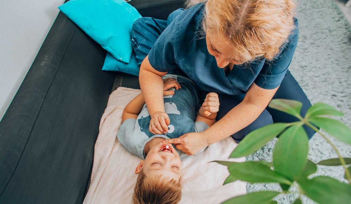 Erste Hilfe für Eltern - Was tun bei Unfällen und typischen Kinderkrankheiten?